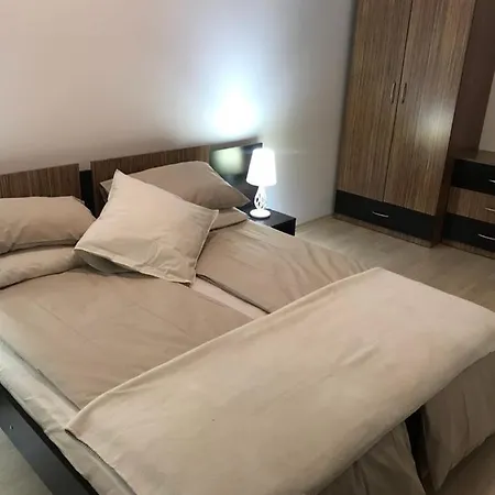 Newly Refurbished Spacious And Cosy St. John