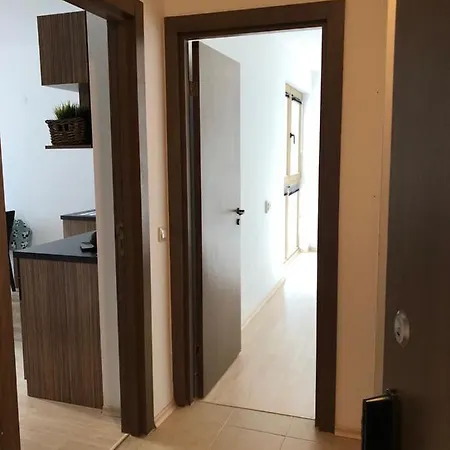 Newly Refurbished Spacious And Cosy St. John